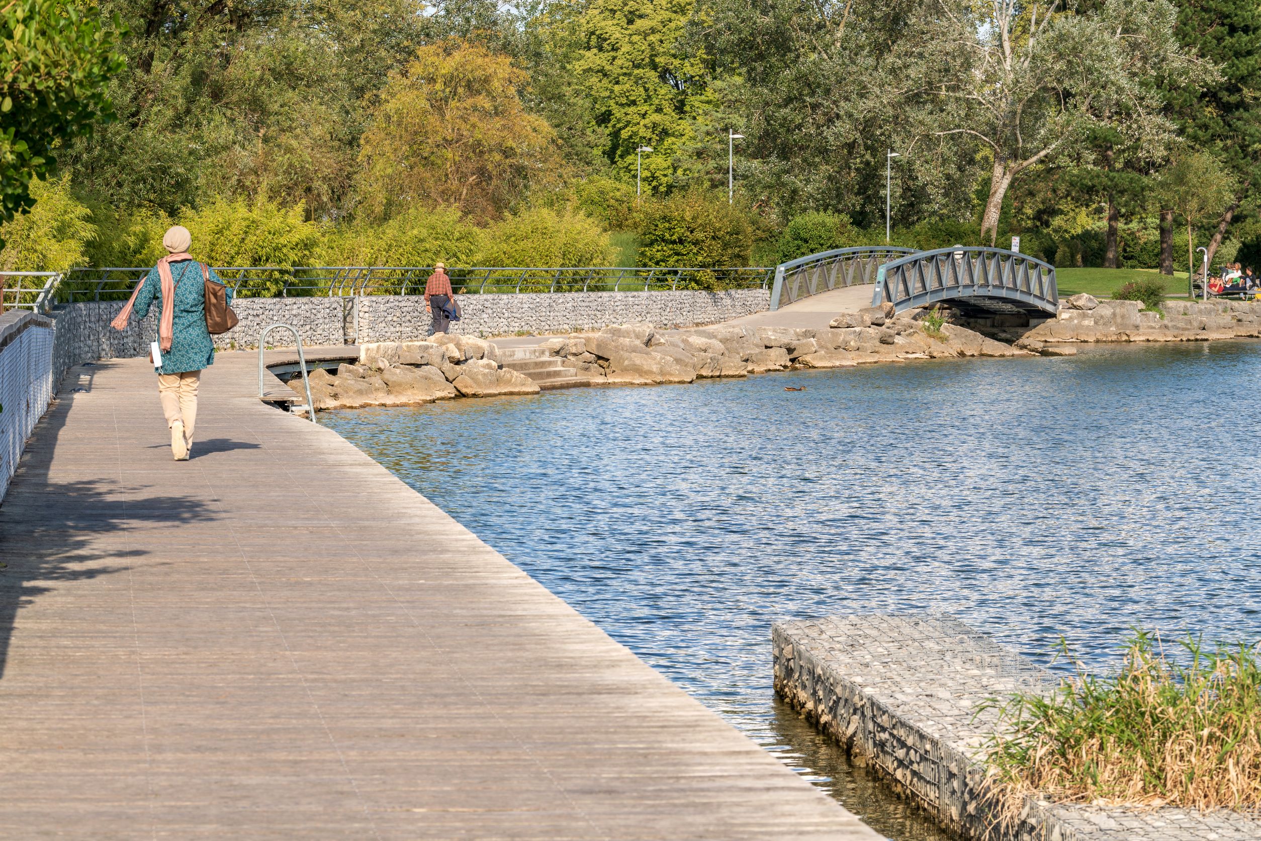 Biel, Beau Rivage, Uferweg und Freifläche (Beispiel See- und Flussufer-Projekt Tiefbauamt Kanton Bern), Bild: B. Devènes, 2021