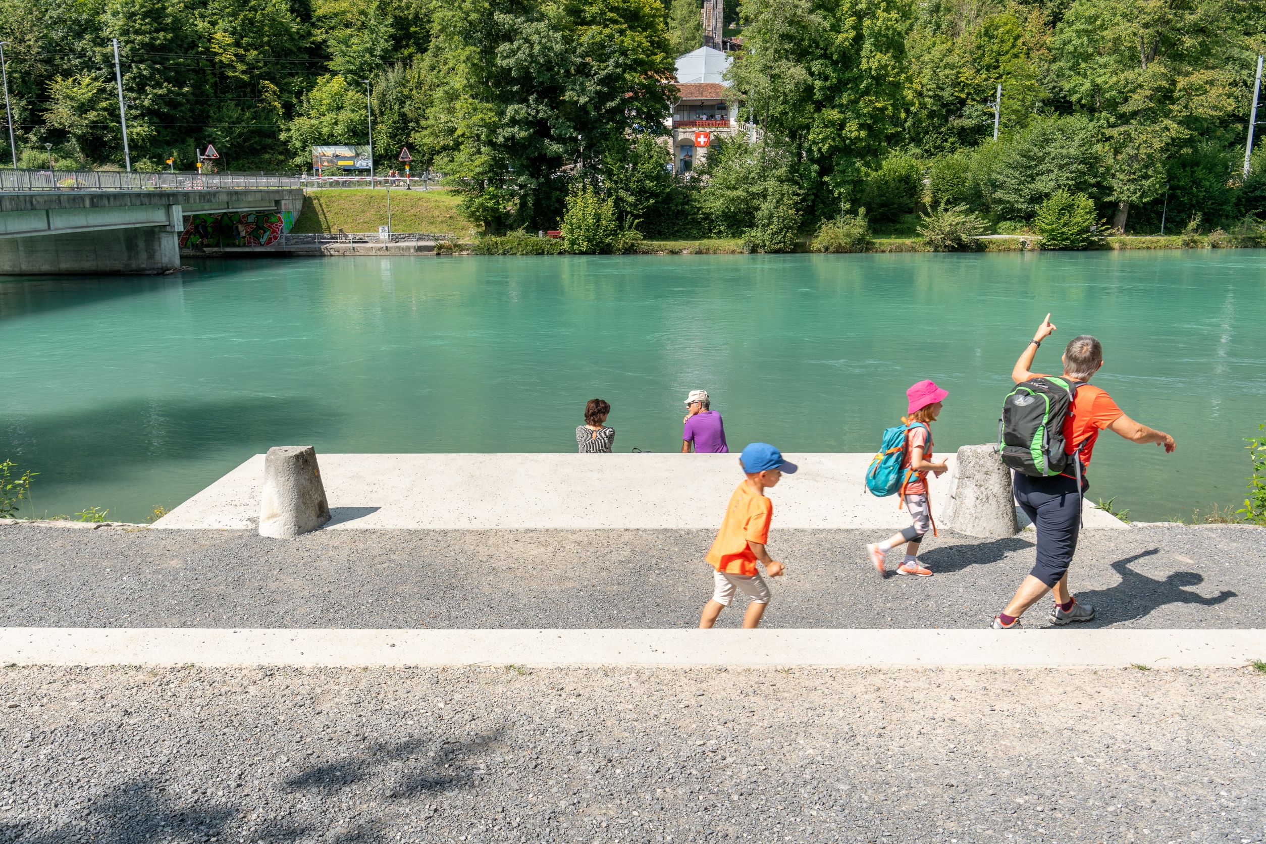 Interlaken, Englischer Garten, Uferweg (Beispiel See- und Flussufer-Projekt Tiefbauamt Kanton Bern), Bild: B. Devènes, 2021