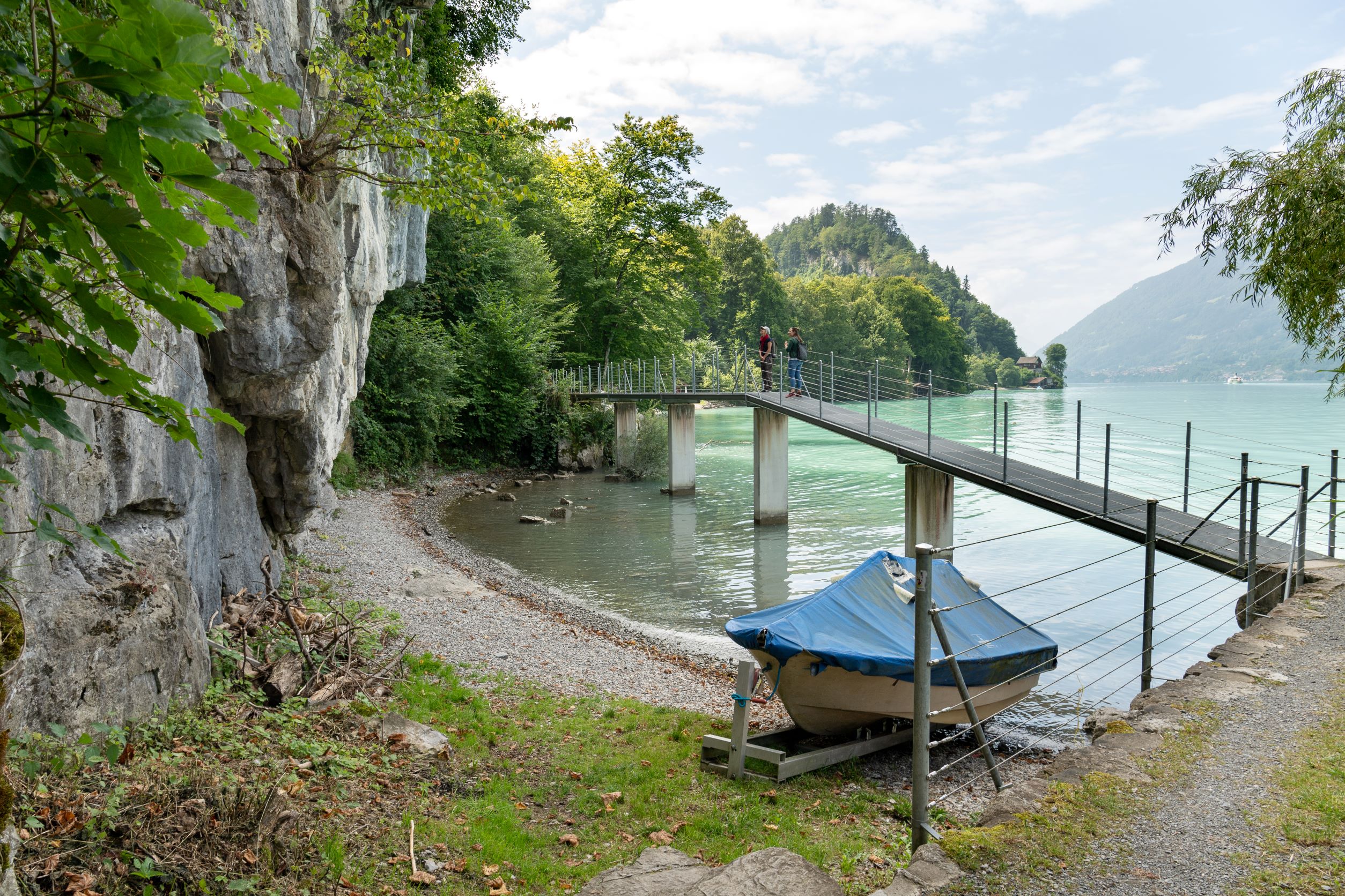 Iseltwald, Dorf - Sengg, Uferweg (Beispiel See- und Flussufer-Projekt Tiefbauamt Kanton Bern), Bild: B. Devènes, 2021