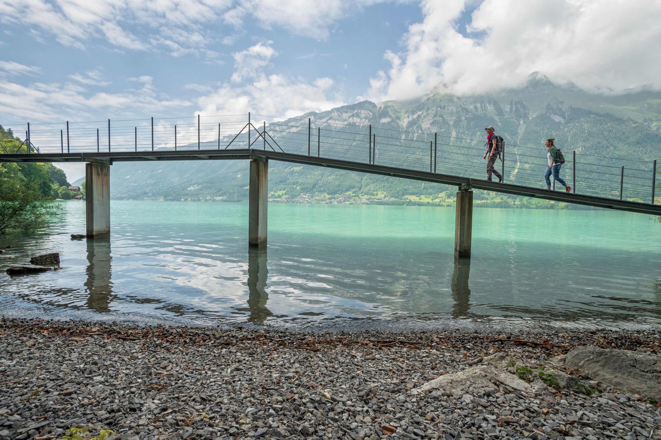 Iseltwald, Dorf - Sengg, Uferweg (Beispiel See- und Flussufer-Projekt Tiefbauamt Kanton Bern), Bild: B. Devènes, 2021