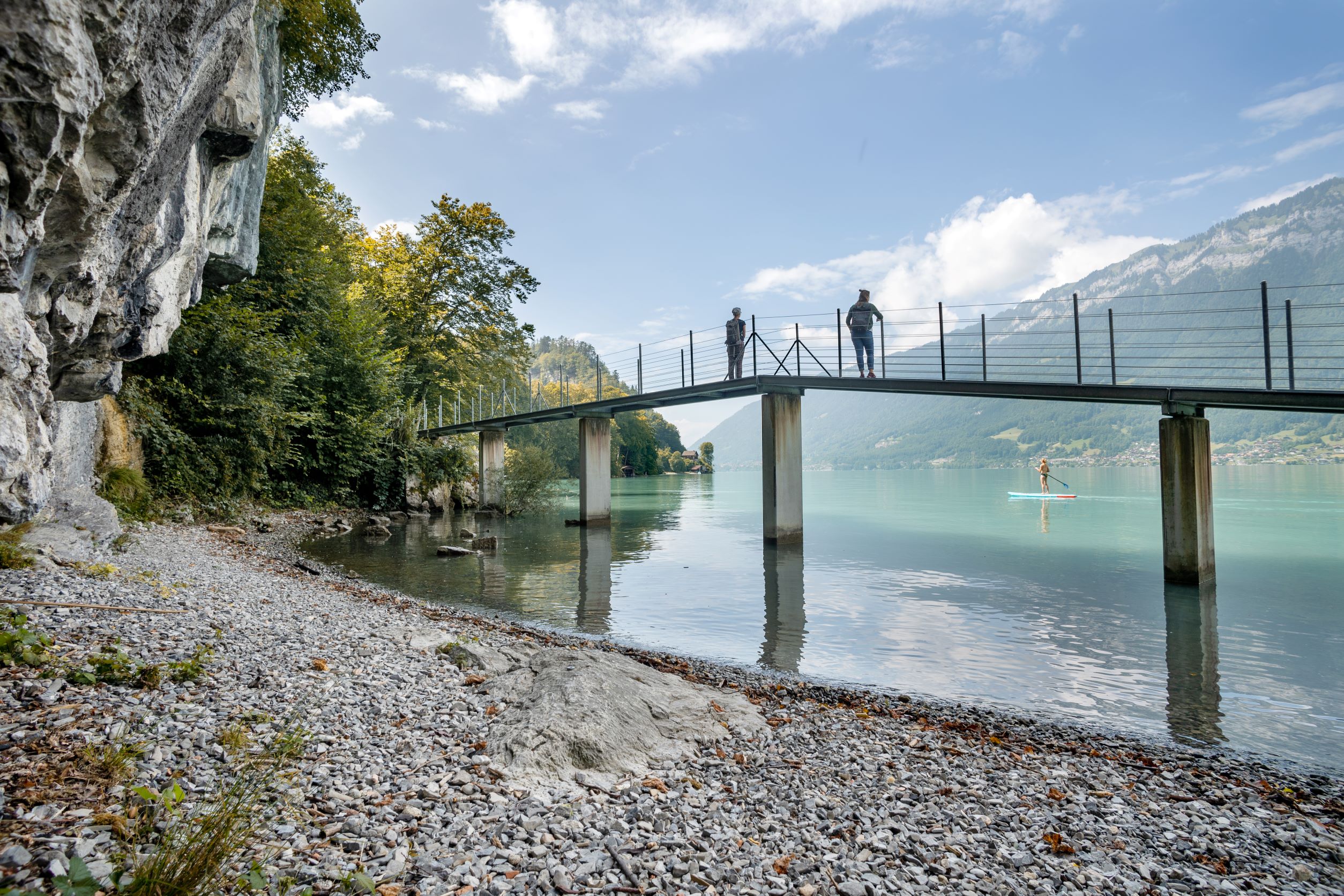 Iseltwald, Dorf - Sengg, Uferweg (Beispiel See- und Flussufer-Projekt Tiefbauamt Kanton Bern), Bild: B. Devènes, 2021