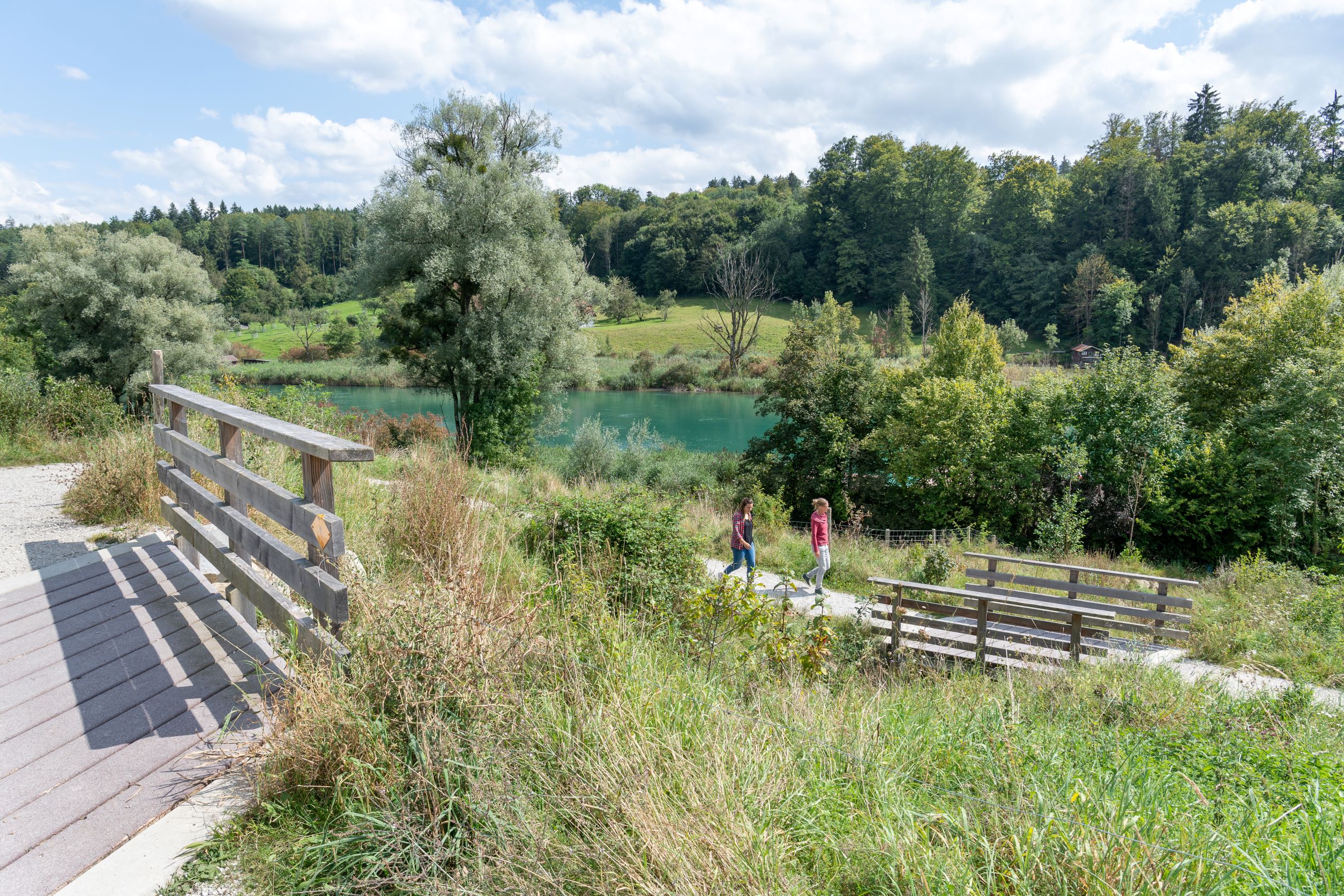 Wohlen, Schlossmatte, Uferweg (Beispiel See- und Flussufer-Projekt Tiefbauamt Kanton Bern), Bild: B. Devènes, 2021Mühleberg, Rewag, Freifläche (Beispiel See- und Flussufer-Projekt Tiefbauamt Kanton Bern), Bild: B. Devènes, 2021