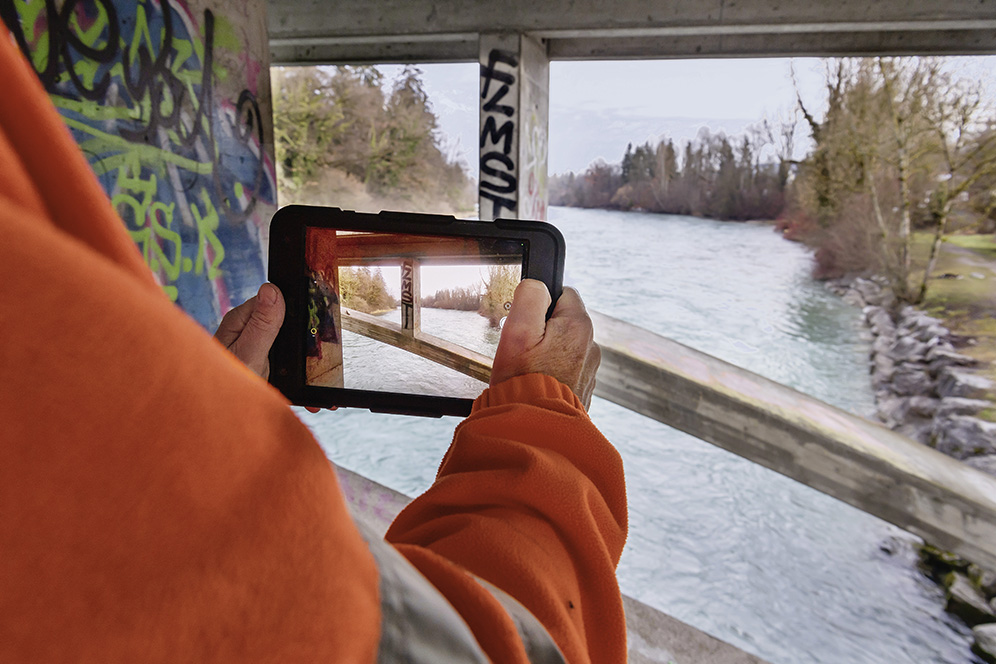 05.02.2021 - Jaberg, Jabergbrücke mit SimonStucki, Projektleiter Kunstbauten, Tiebauamt des Kantons Bern. © Béatrice Devènes